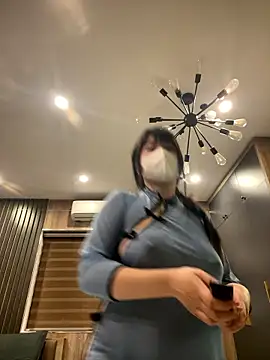 Onee-Chew online show from January 2026 12:00:01 PM