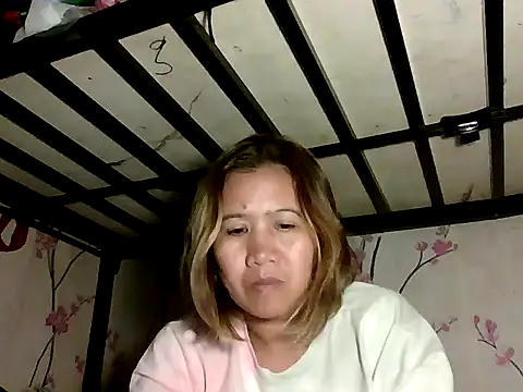 Snapshot of sweet_smile4u chatting on November 2025 03:55:01 PM sweet smile4u online show from November 2025 03:55:01 PM