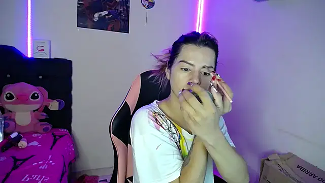 yuliana 19 online show from October 2025 09:51:01 AM