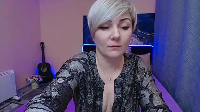 BlondPearl online show from February 2026 06:15:01 PM