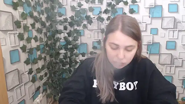 klerkarina online show from February 2025 05:35:01 AM