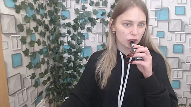 klerkarina online show from March 2025 06:05:02 AM