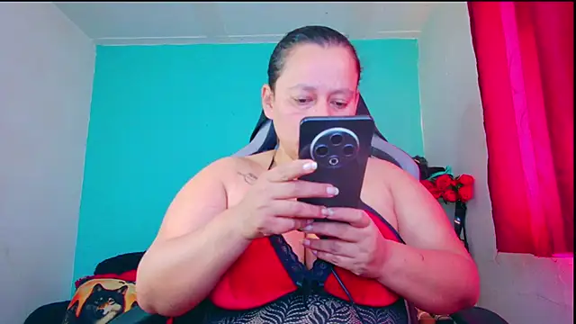 Diana Lozano online show from December 2025 01:27:01 PM