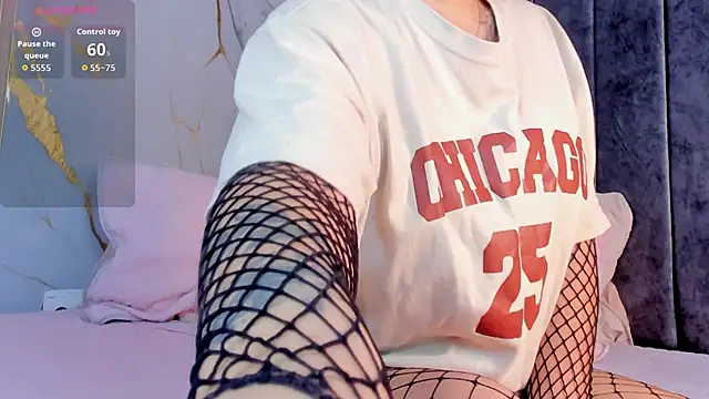 Snapshot of CIEL-DOUCE chatting on December 2025 04:30:01 AM CIEL-DOUCE online show from December 2025 04:30:01 AM