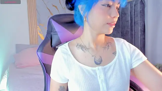 Snapshot of CIEL-DOUCE chatting on December 2025 04:41:01 AM CIEL-DOUCE online show from December 2025 04:41:01 AM