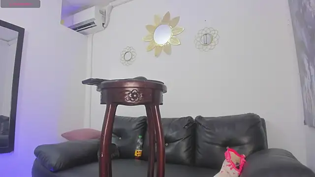 Sophia Cameron online show from January 2025 04:32:01 AM