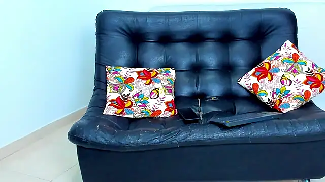 AlfredWalker online show from November 2025 12:02:01 AM