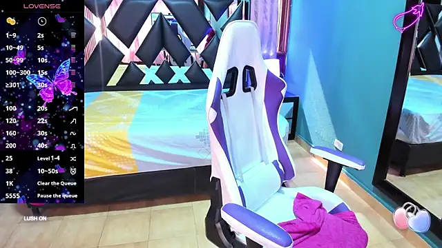 Snapshot of Linda4Petite chatting on February 2025 07:41:02 PM Linda4Petite online show from February 2025 07:41:02 PM