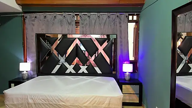 Snapshot of Linda4Petite chatting on February 2025 06:08:02 PM Linda4Petite online show from February 2025 06:08:02 PM