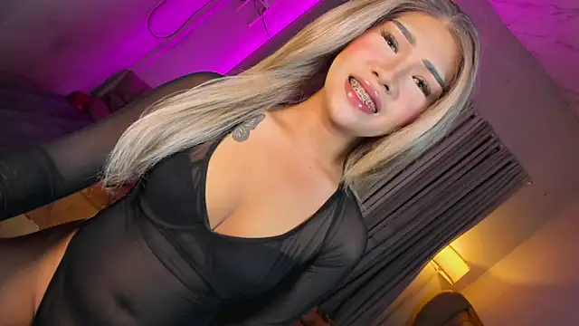 BoaHancockx online show from June 2026 11:49:01 PM