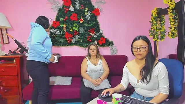 lesbiancuple online show from February 2026 12:37:02 PM