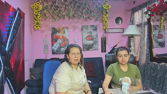 lesbiancuple online show from April 2026 12:30:01 PM