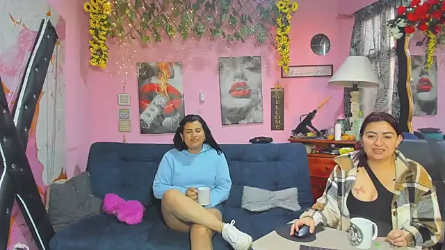 lesbiancuple online show from April 2026 12:03:01 PM