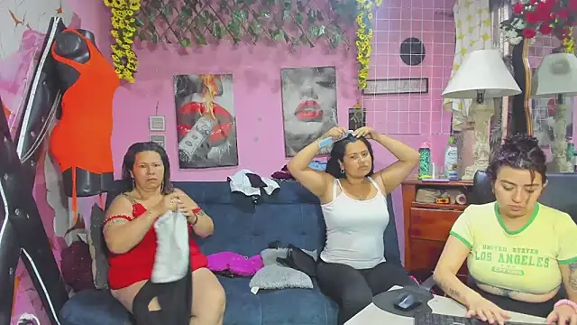 lesbiancuple online show from May 2026 12:10:01 PM