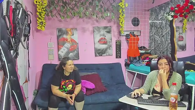 lesbiancuple online show from May 2026 01:58:02 AM
