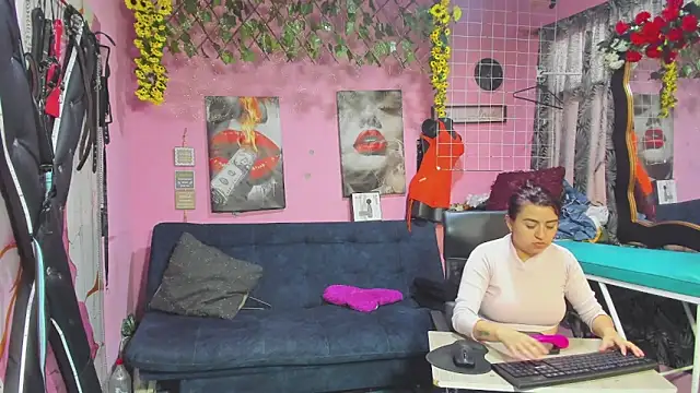 lesbiancuple online show from May 2026 12:22:02 PM