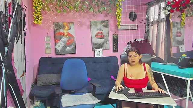 lesbiancuple online show from May 2026 01:18:02 PM