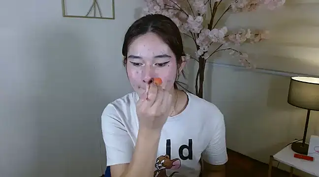 Snapshot of Mimi_Cums chatting on February 2025 04:29:01 PM Mimi Cums online show from February 2025 04:29:01 PM