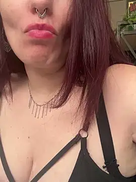 Snapshot of LunaMoongirl chatting on December 2024 02:16:01 PM LunaMoongirl online show from December 2024 02:16:01 PM