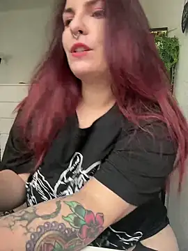 Snapshot of LunaMoongirl chatting on January 2025 01:10:01 PM LunaMoongirl online show from January 2025 01:10:01 PM