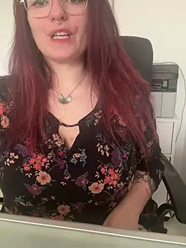 Snapshot of LunaMoongirl chatting on February 2025 04:04:02 PM LunaMoongirl online show from February 2025 04:04:02 PM