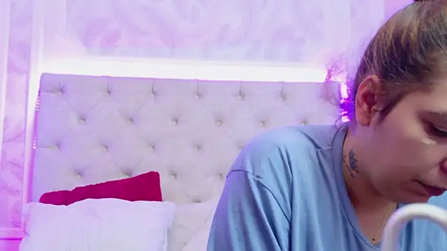 KarinaNoir online show from January 2025 05:00:01 AM