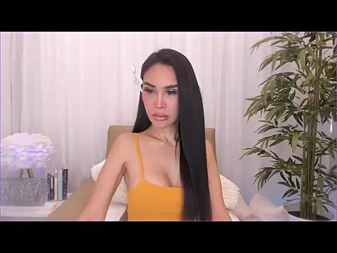 Snapshot of Holy_Bliss chatting on October 2025 04:52:02 PM Holy Bliss online show from October 2025 04:52:02 PM