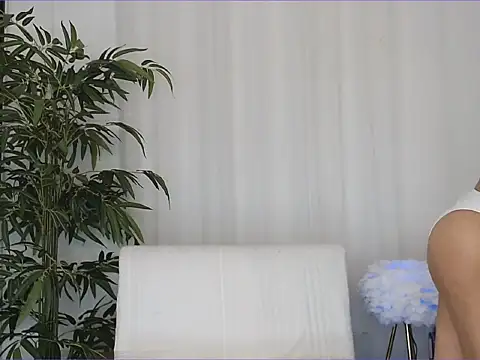 Snapshot of Holy_Bliss chatting on March 2026 03:11:01 AM Holy Bliss online show from March 2026 03:11:01 AM