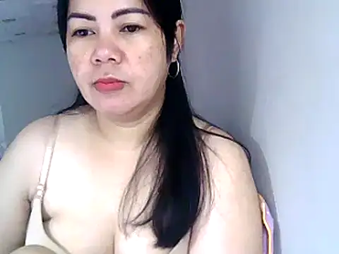 Snapshot of starlete69 chatting on December 2024 07:39:02 PM starlete69 online show from December 2024 07:39:02 PM