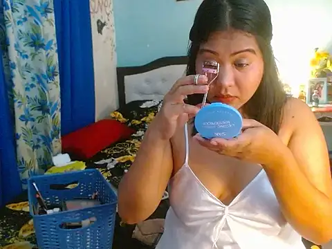 Snapshot of PearlOfAsia21 chatting on November 2025 07:30:01 AM PearlOfAsia21 online show from November 2025 07:30:01 AM