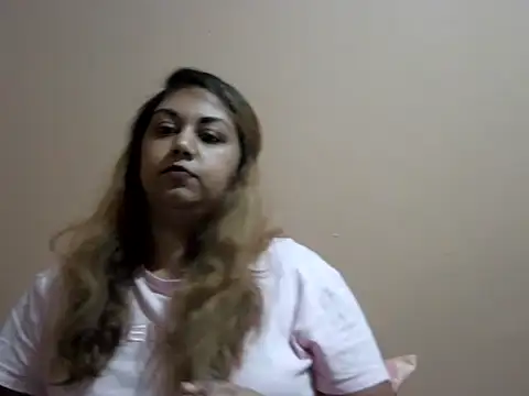 Snapshot of bellachow10 chatting on November 2025 05:34:02 PM bellachow10 online show from November 2025 05:34:02 PM