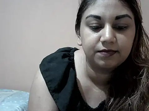 Snapshot of bellachow10 chatting on November 2025 08:12:01 PM bellachow10 online show from November 2025 08:12:01 PM