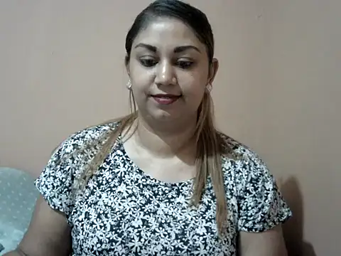 Snapshot of bellachow10 chatting on December 2025 10:20:02 AM bellachow10 online show from December 2025 10:20:02 AM