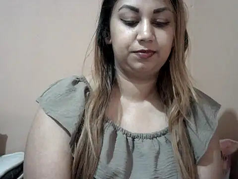 Snapshot of bellachow10 chatting on December 2025 11:38:02 AM bellachow10 online show from December 2025 11:38:02 AM