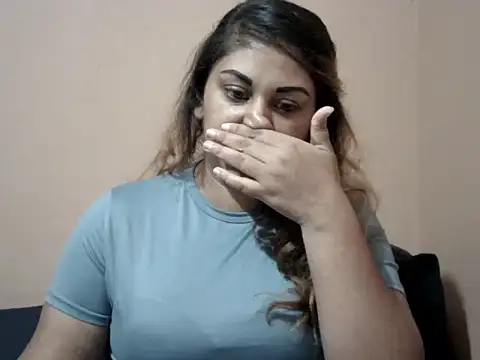 Snapshot of bellachow10 chatting on January 2026 07:05:02 PM bellachow10 online show from January 2026 07:05:02 PM