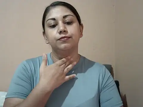 Snapshot of bellachow10 chatting on January 2026 10:31:01 AM bellachow10 online show from January 2026 10:31:01 AM