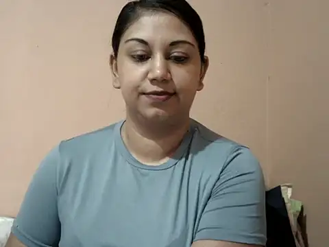 Snapshot of bellachow10 chatting on February 2026 06:22:01 AM bellachow10 online show from February 2026 06:22:01 AM