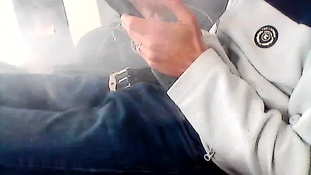 mickzizi online show from April 2026 09:40:02 AM