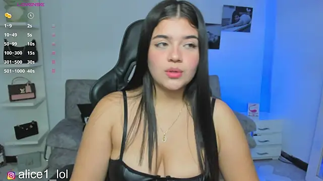 Snapshot of candy_alicee chatting on November 2025 05:06:02 AM candy alicee online show from November 2025 05:06:02 AM