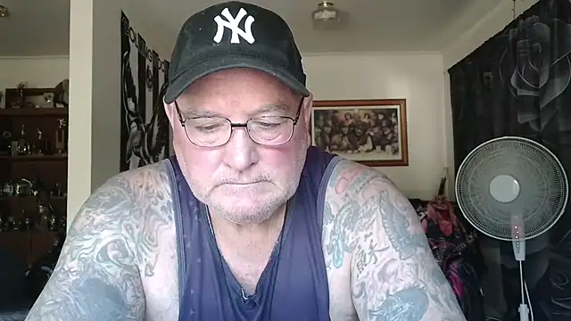 Snapshot of HOTANAL chatting on March 2026 01:57:01 AM HOTANAL online show from March 2026 01:57:01 AM