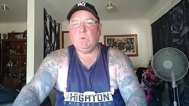 Snapshot of HOTANAL chatting on March 2026 01:43:02 AM HOTANAL online show from March 2026 01:43:02 AM