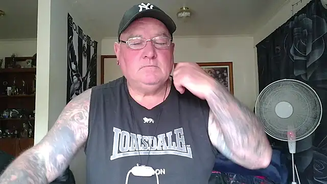 Snapshot of HOTANAL chatting on March 2026 01:09:02 AM HOTANAL online show from March 2026 01:09:02 AM