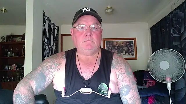 Snapshot of HOTANAL chatting on April 2026 01:15:01 AM HOTANAL online show from April 2026 01:15:01 AM