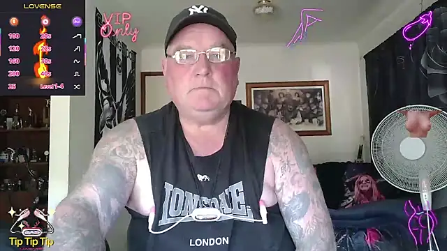 Snapshot of HOTANAL chatting on April 2026 02:55:01 AM HOTANAL online show from April 2026 02:55:01 AM