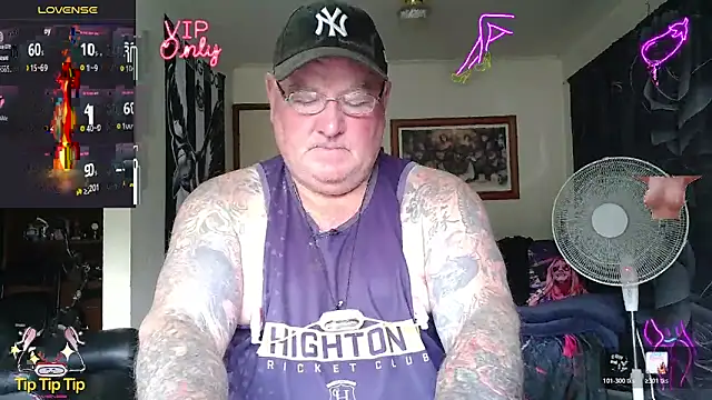 Snapshot of HOTANAL chatting on April 2026 02:28:02 AM HOTANAL online show from April 2026 02:28:02 AM