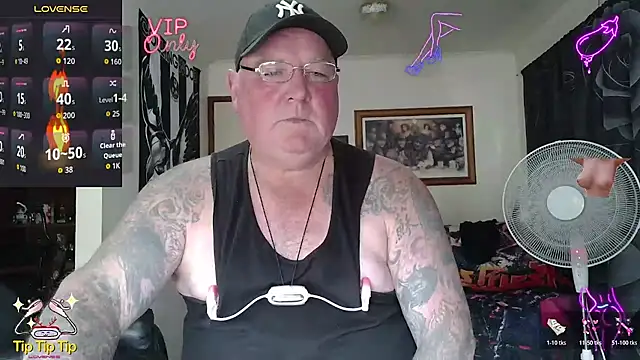 Snapshot of HOTANAL chatting on April 2026 02:17:02 AM HOTANAL online show from April 2026 02:17:02 AM