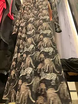 Snapshot of CrazzyChicks chatting on December 2024 08:26:01 AM CrazzyChicks online show from December 2024 08:26:01 AM