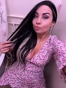 Snapshot of CrazzyChicks chatting on February 2025 12:10:02 PM CrazzyChicks online show from February 2025 12:10:02 PM