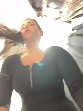 Snapshot of CrazzyChicks chatting on March 2025 08:10:02 AM CrazzyChicks online show from March 2025 08:10:02 AM