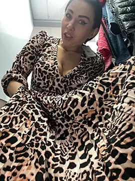 Snapshot of CrazzyChicks chatting on March 2025 06:22:01 AM CrazzyChicks online show from March 2025 06:22:01 AM